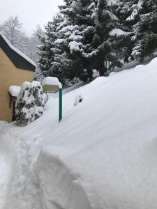 コトレにあるResidence Courbet Meylougaの雪庭