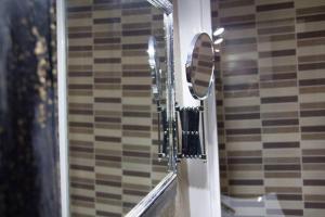 A bathroom at La Casa del Telar