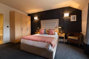 Легло или легла в стая в Derby Arms