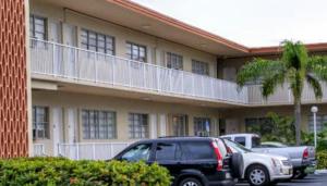 Gallery image of Hallandale Studio with pool in Hallandale Beach +8 photos