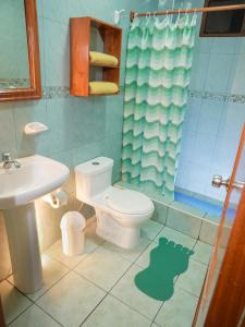 Kylpyhuone majoituspaikassa Hostal España