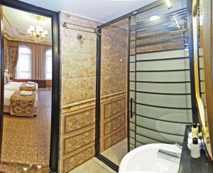 Koupelna v ubytování Glamour Classic Hotel Istanbul Sirkeci