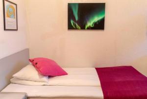 Postel nebo postele na pokoji v ubytování Melbu Hotell