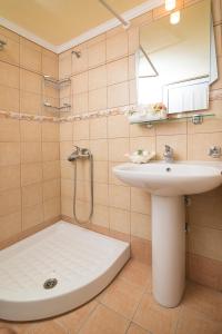 Ένα μπάνιο στο Εsperides Golden