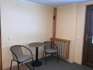 Posezení v ubytování Vybavený apartmán v lyžařském středisku Mikulov v Krušných horách