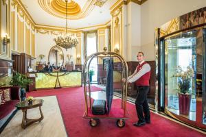 Členové personálu v ubytování Hotel Moskva
