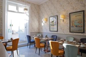 Zona de estar de 54 Queen's Gate Hotel