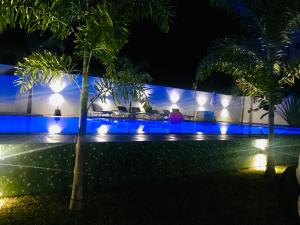 Bazén v ubytování Peacock Reach Hotel nebo v jeho okolí