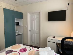 Gallery image of Austins Guest House in Cardiff