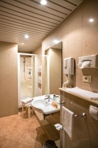 Grand Hotel Italia tesisinde bir banyo