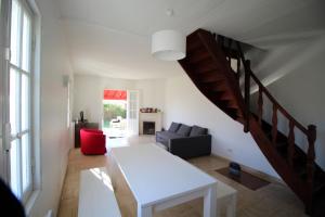 Gallery image of Grande villa bassin d’Arcachon, spacieuse et lumineuse 10 personnes in Andernos-les-Bains