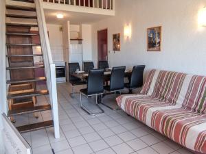 Χώρος καθιστικού στο Apartment Les Golfes Clairs by Interhome