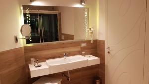 A bathroom at B&B Emozioni e Relax