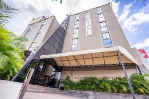 クエルナバカにあるHotel delf-innのホテル入口