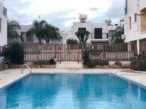 Πισίνα στο ή κοντά στο Ayia Napa GO SEA Sunny Apt with Terrace 5 min to Beach