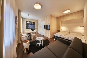 Sjónvarps- og/eða afþreyingartæki á Aparthotel Svatý Vavřinec