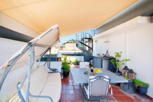 Kép Topfloor stylish apartment with Acropolis view! szállásáról Athénban a galériában