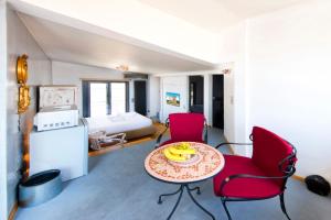 Kép Topfloor stylish apartment with Acropolis view! szállásáról Athénban a galériában