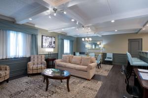 Posezení v ubytování Best Western PLUS Franklin Square Inn