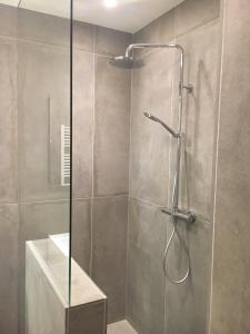 Bilik mandi di Cadzand Dream Beach, Pool and Wellness Apartment
