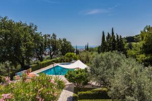 The swimming pool at or close to Villa Claudia