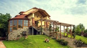 Vonkajšia záhrada v ubytovaní Guest House Kozjak