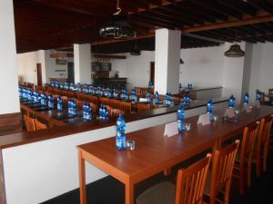 Um restaurante ou outro lugar para comer em Hotel Bitov