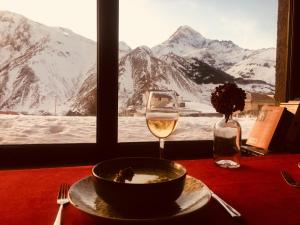 Splošen pogled na gorovje oz. razgled na gore, ki ga ponuja hotel