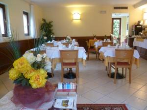 En restaurang eller annat matställe på Hotel Villa Nadia