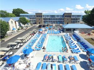 A view of the pool at Put-in-Bay Waterfront Condo #207 or nearby