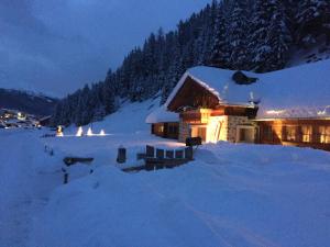 Alpine Chalet v zimě