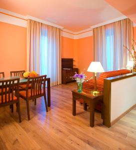 Posezení v ubytování Suites Gran Vía 44