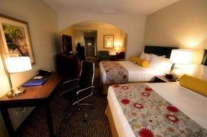 Postel nebo postele na pokoji v ubytování Best Western Plus Dayton