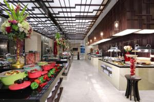 Makanan di atau berdekatan hotel
