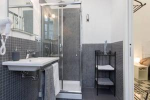 Koupelna v ubytování B&B Domus Aurea