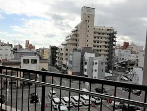 Afbeelding uit fotogalerij van Near Tram Apartment Okayama in Okayama