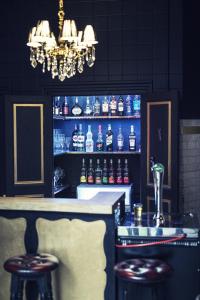 Salon ili bar u objektu The Old Hotel Ravel Centre