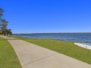 Φωτογραφία από το άλμπουμ του Lake Edge Cottage σε Budgewoi