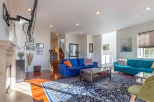 Χώρος καθιστικού στο @ Marbella Lane Top Coastline Views, Family Friendly