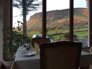 Gallery image of Benbulben Farmhouse B&B in Drumcliff