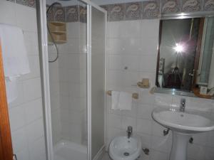 Koupelna v ubytování Albergo Lucia Pagnanelli