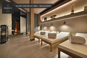 PREMIUM Wellness & Wine Hotel Znojmo客房内的一张或多张床位