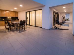 Fotografia z galérie ubytovania Luxury Villa Viktorija v destinácii Krk