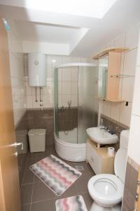 Ένα μπάνιο στο Apartman G&A