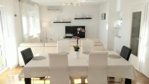 Posedenie v ubytovaní Apartman Brankica