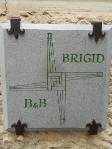 a sign on the beach with a diagram of a bridge at Brigid b&b in Florence