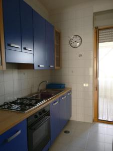 مطبخ أو مطبخ صغير في VILLA AZZURRA