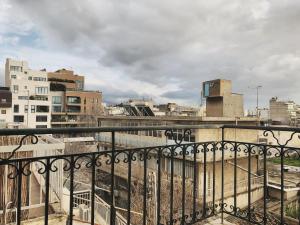 Nespecifikovaný výhled na destinaci Atény nebo výhled na město při pohledu z apartmánu