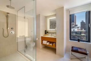 Koupelna v ubytování Concorde Hotel New York