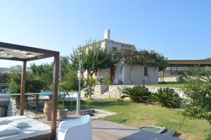 Bazén v ubytovaní Villas Panorama Apolpaina Lefkas alebo v jeho blízkosti